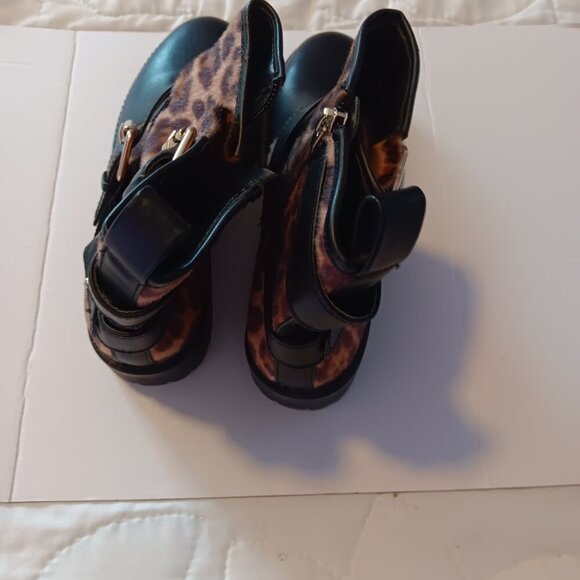 NINE WEST ARRIA WOMEN'S BLACK CHEETAH PRINT BIKER BOOTS SIZE 7.5 - Picture 3 of 6